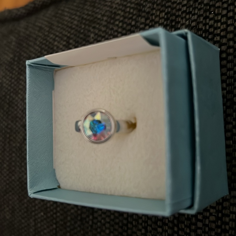 Touchstone Crystal Bliss Ring Crystal Aurore Boreale Size 6 - Picture 5 of 5